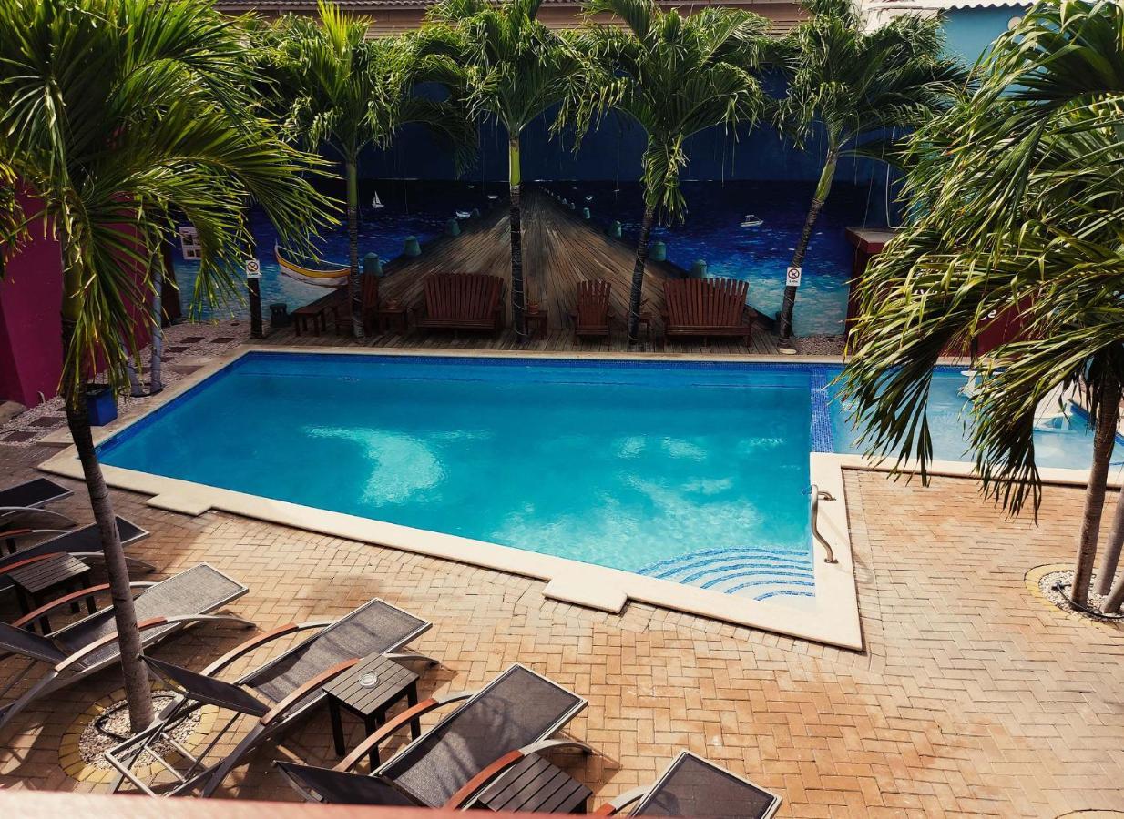 The Ritz Hostel Willemstad Exterior foto