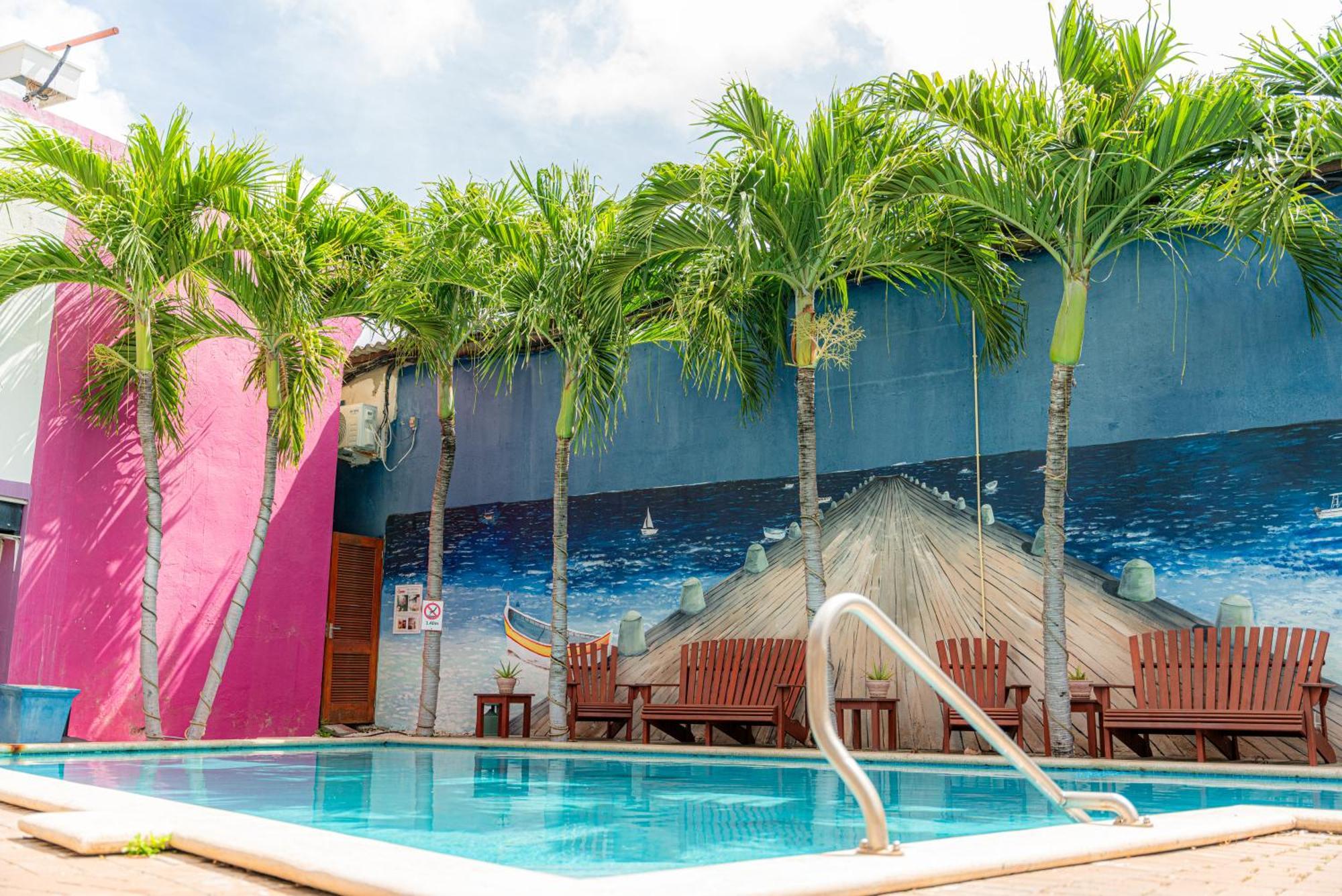 The Ritz Hostel Willemstad Exterior foto