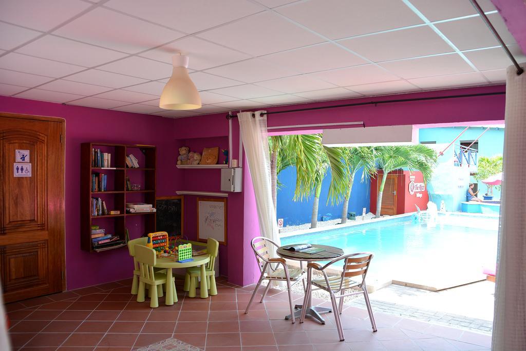 The Ritz Hostel Willemstad Exterior foto