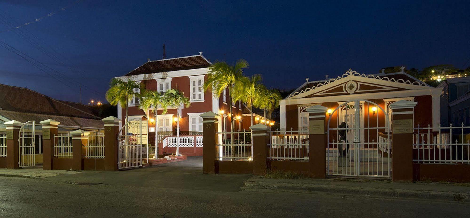 The Ritz Hostel Willemstad Exterior foto