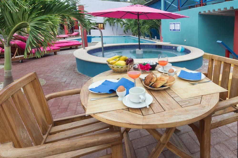 The Ritz Hostel Willemstad Exterior foto