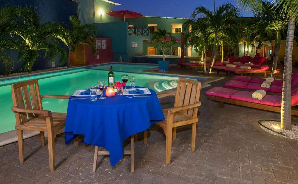 The Ritz Hostel Willemstad Exterior foto